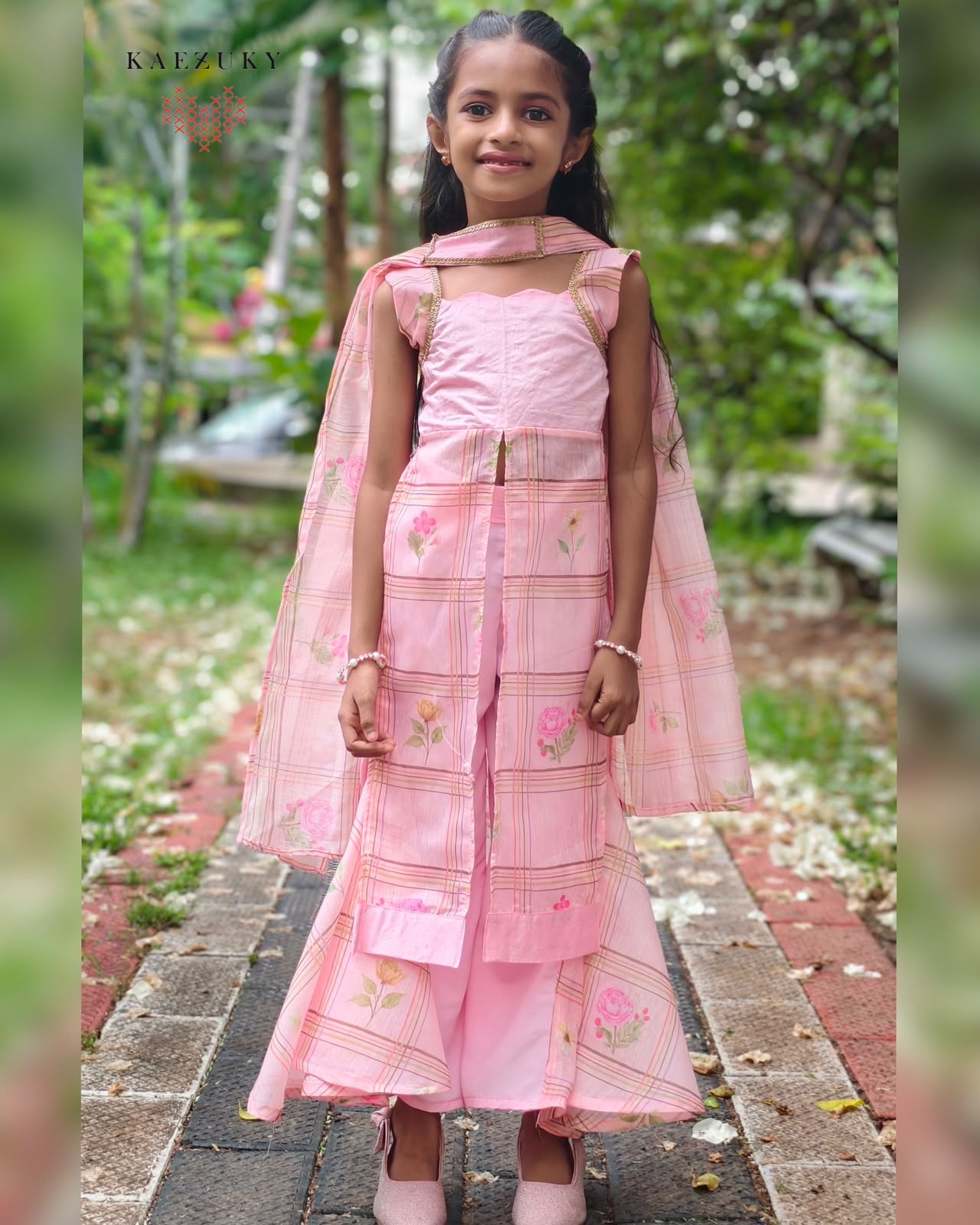 Inaya Twinning Set