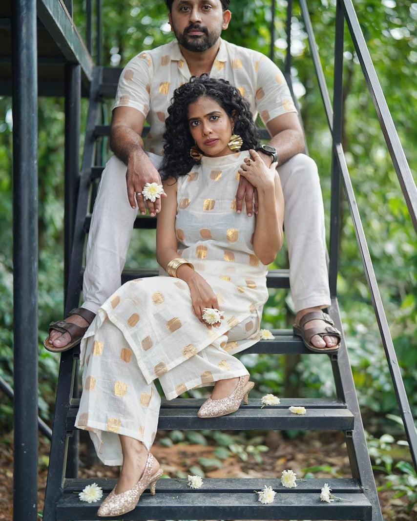 Onam Gold Ethnic Couple Twinning