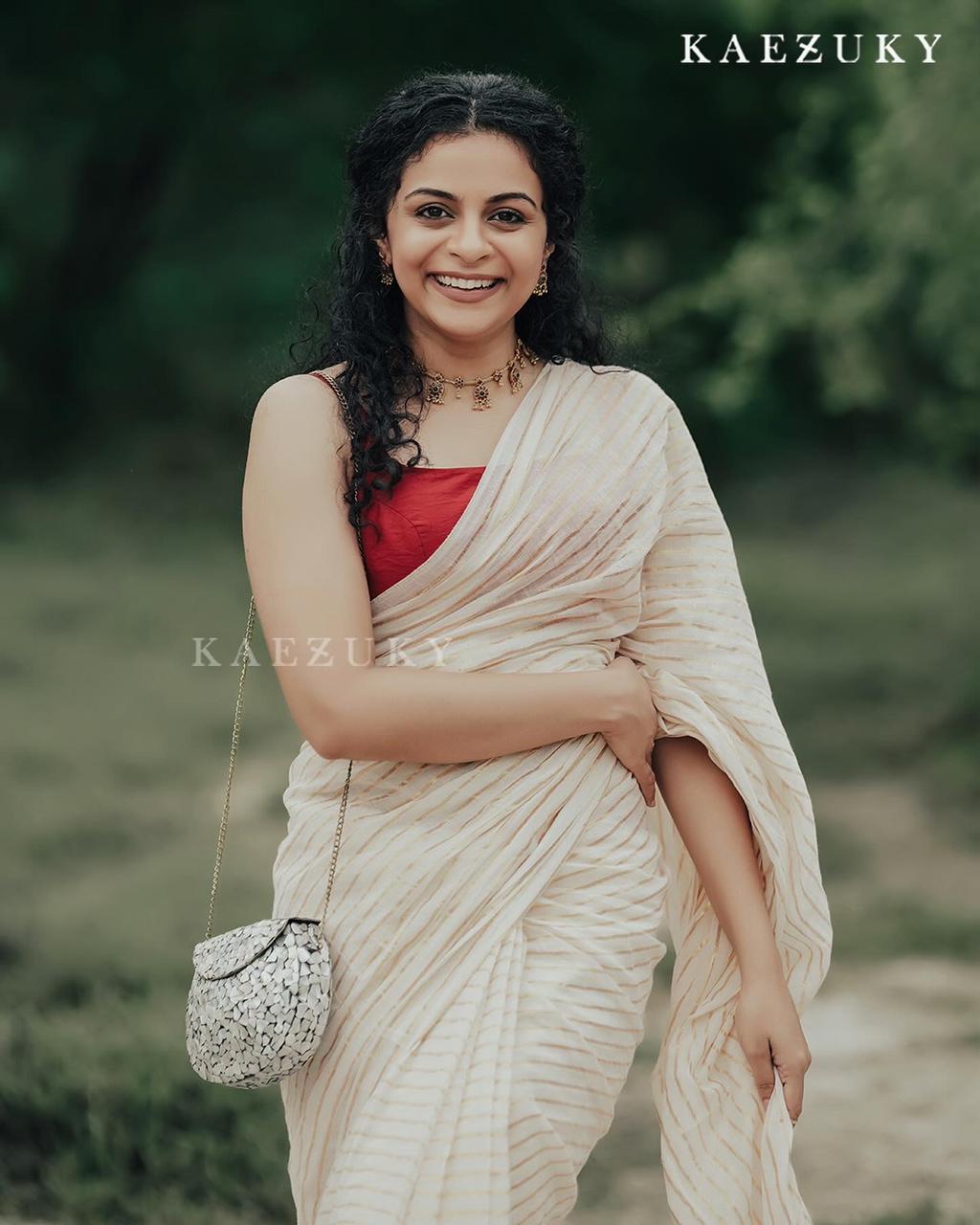 Gold Thin Stripe Saree