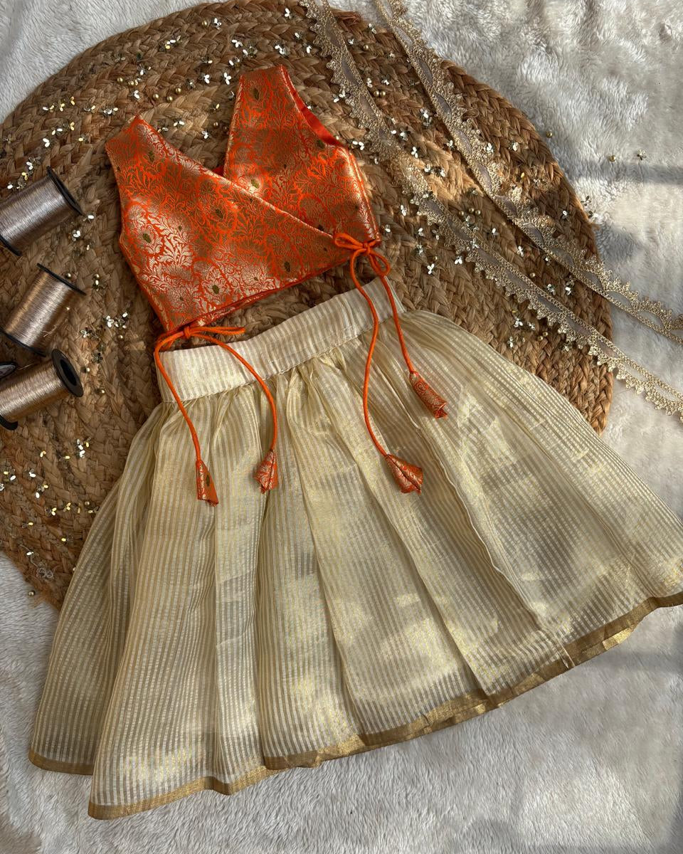 Kanakambari Set
