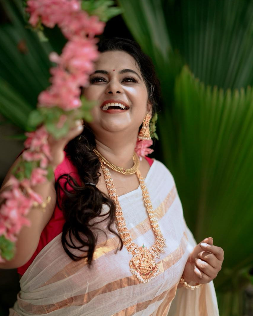 Gold Thick Stripe Saree
